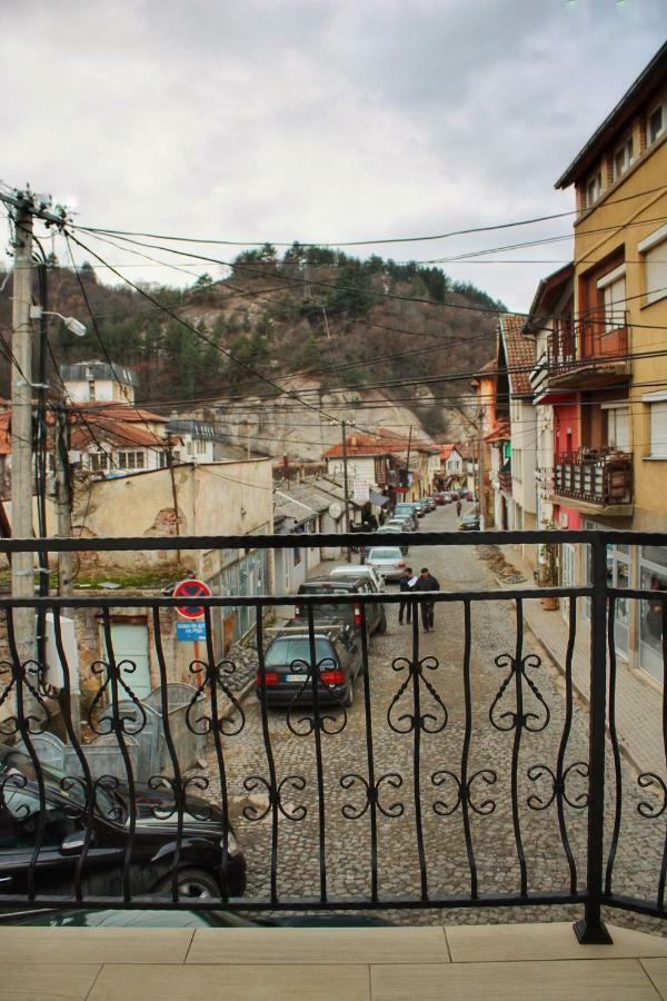 Kratovo Bridge Apartment מראה חיצוני תמונה